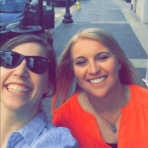 Meet your Posher, Lauren